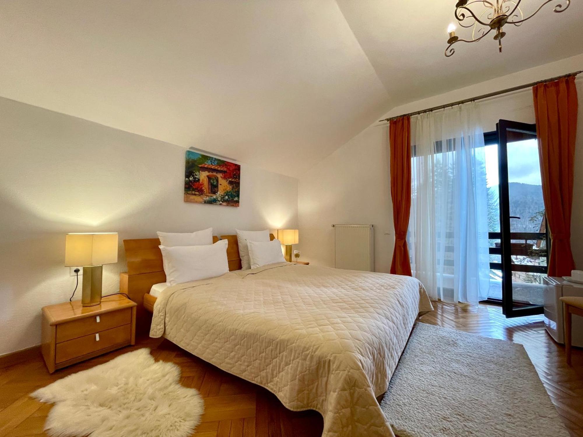 Vila Terase Hotel Sinaia Eksteriør billede