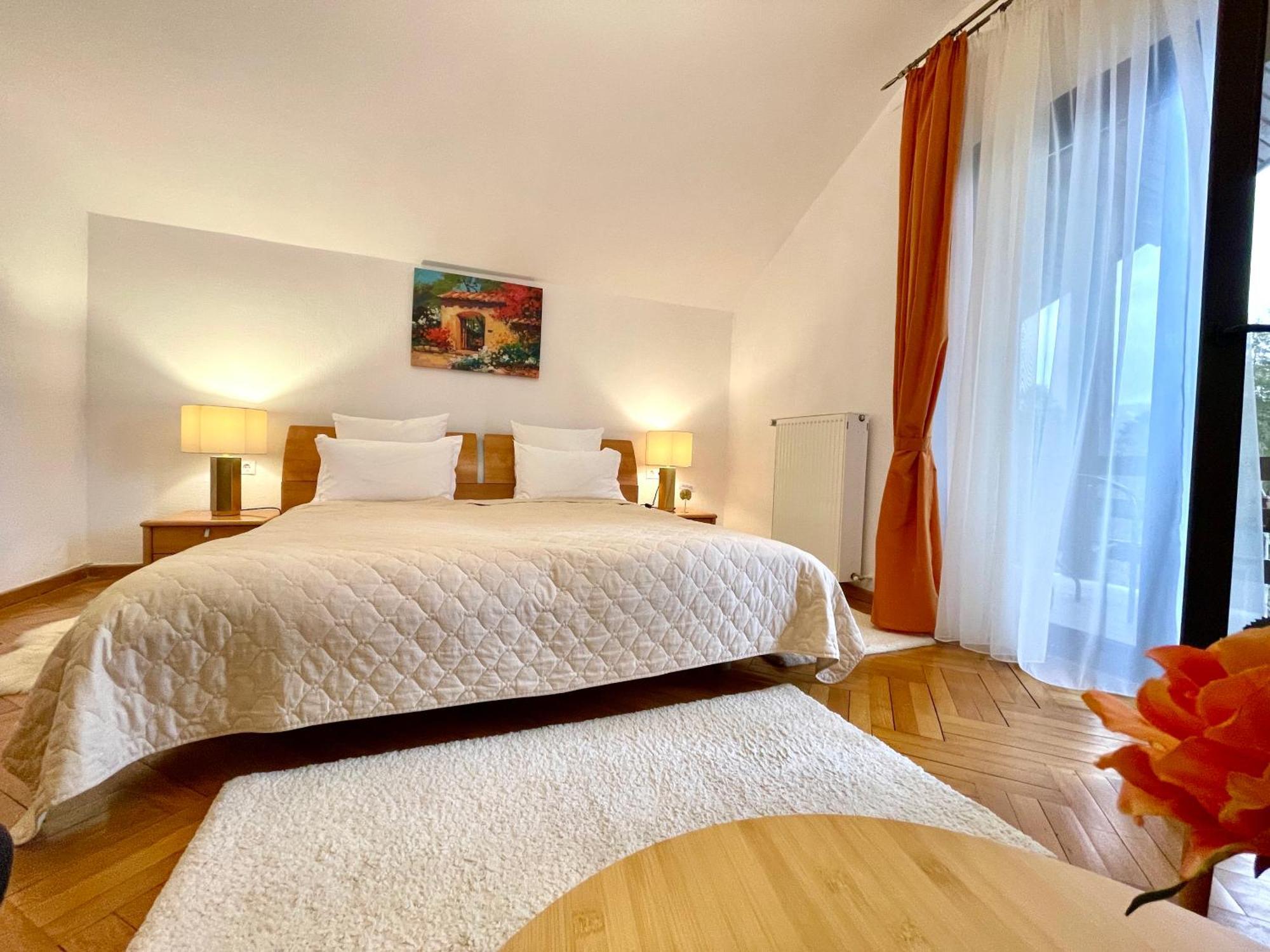 Vila Terase Hotel Sinaia Eksteriør billede
